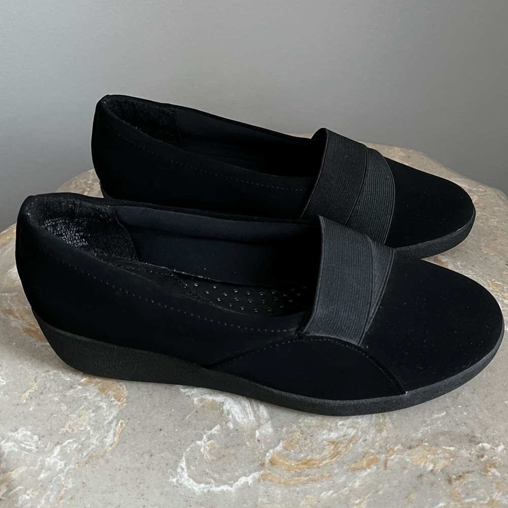 Cobbie Cuddlers Women’s Reverie 8.5 Black Stretchy Shoes Slip-on Ballet Wedge
